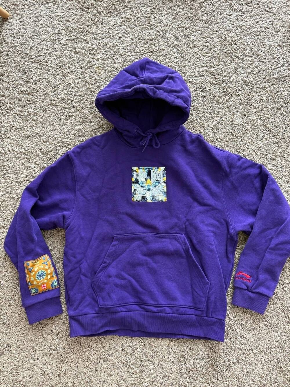 Li-Ning Men’s Hoodie S size rhinestone logo embroidery on the back